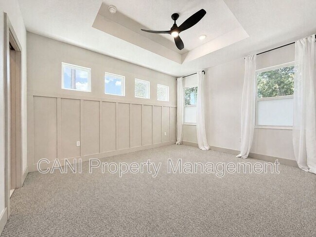 Building Photo - 724 Ellwood Ave