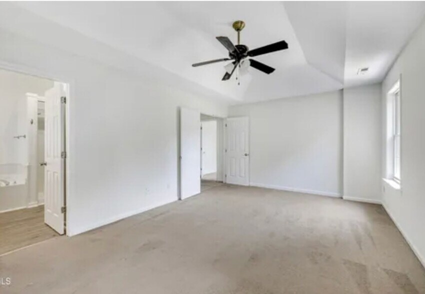 Building Photo - 102 Fallon Ct