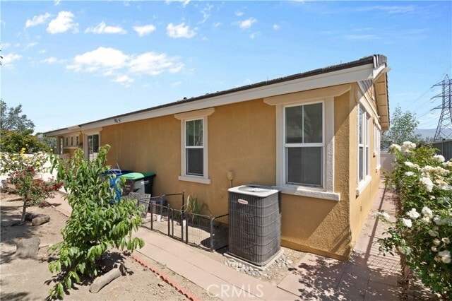 Building Photo - 10895 Sinclare Cir