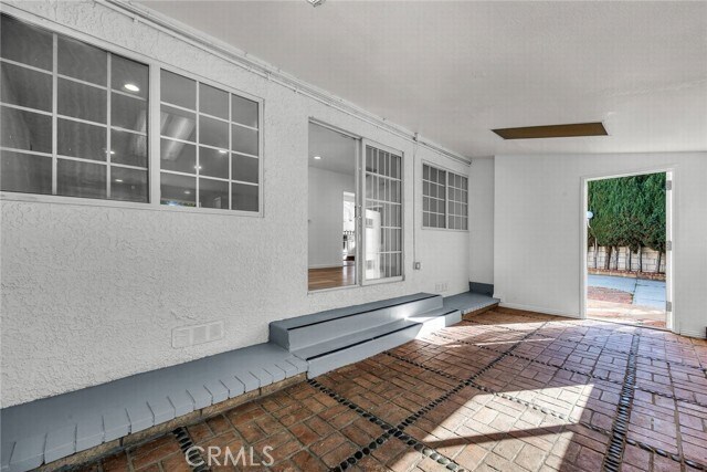 Building Photo - 6119 Tampa Ave