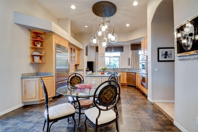 Building Photo - 304 Mesa Rim Ct