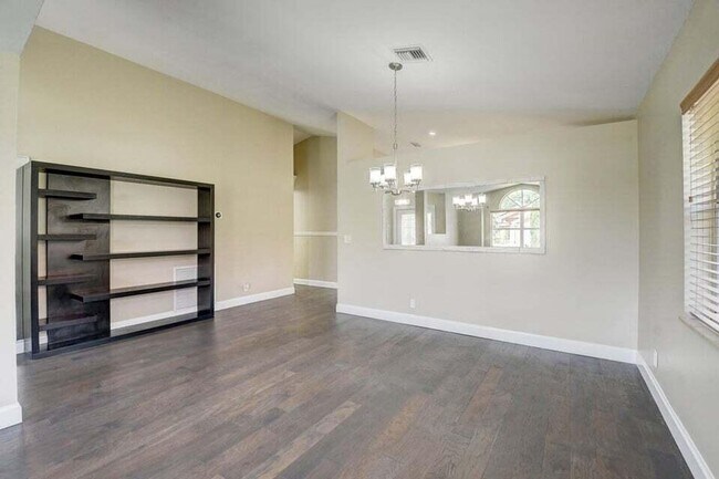 Building Photo - 8561 Tourmaline Blvd