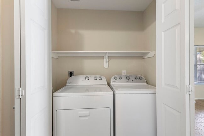 Building Photo - 31 Bark Bend Pl