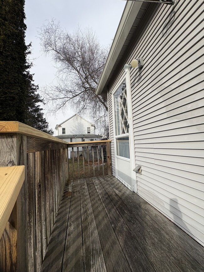 Building Photo - 25 St David St