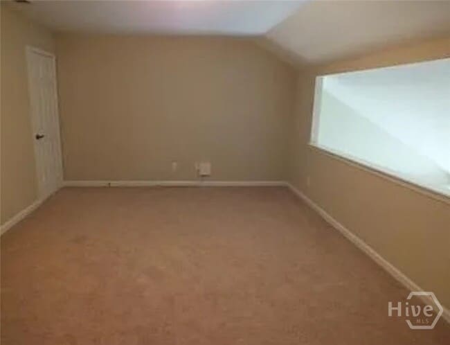 Building Photo - 42 Weslyn Park Dr