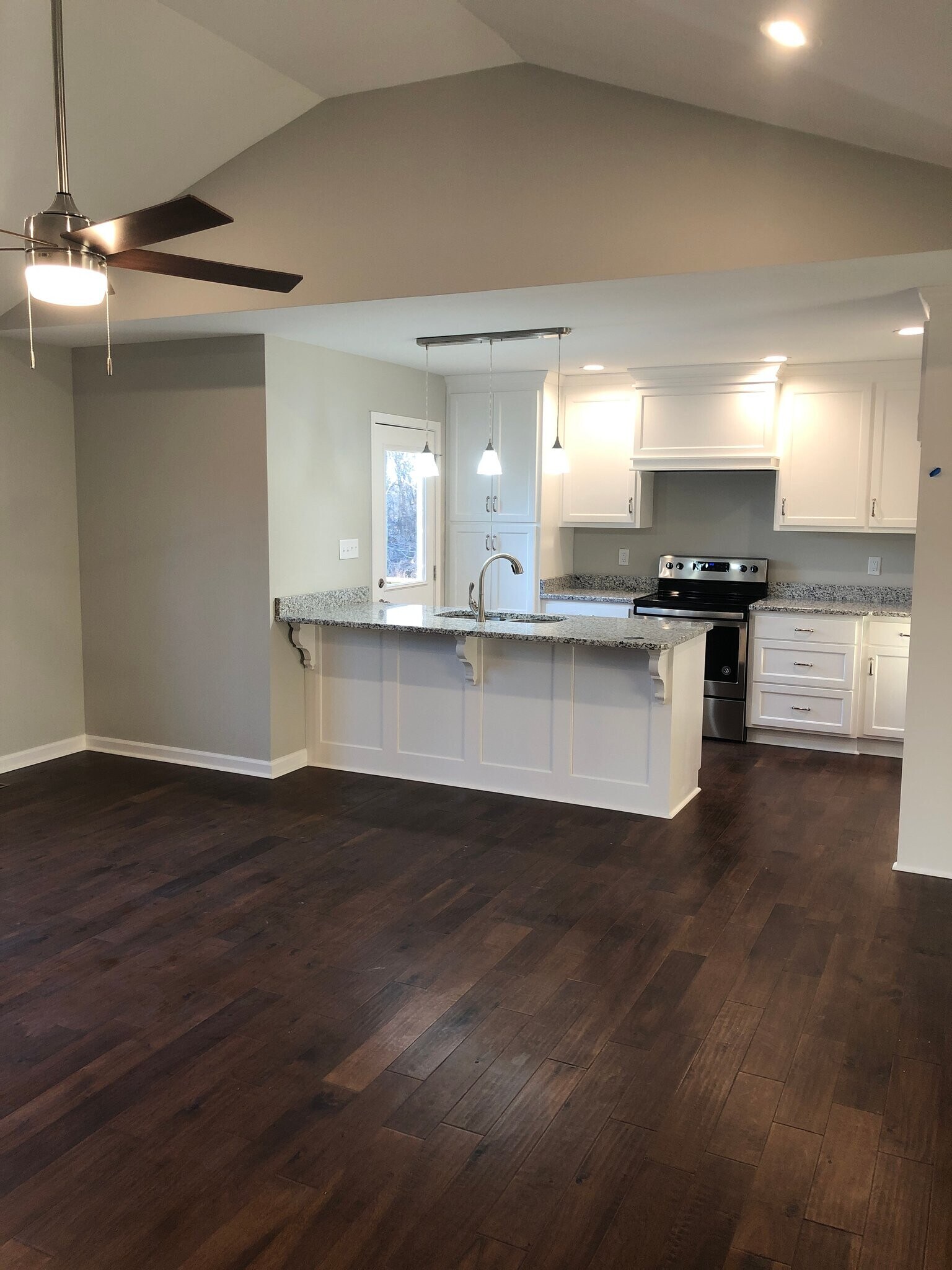 Building Photo - 300 Clancey Ln