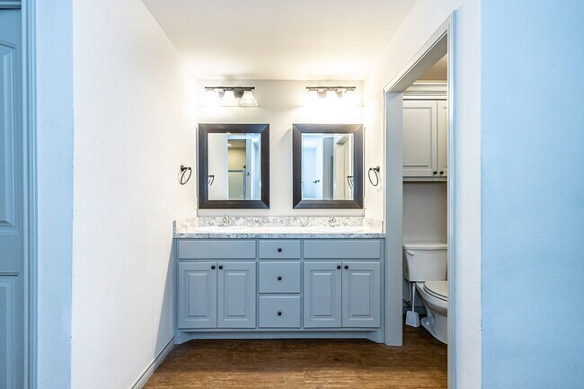 Building Photo - Gorgeous Home in Cooper District