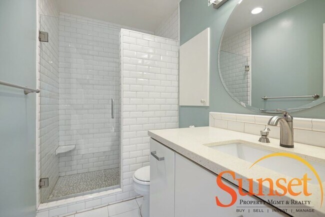 Building Photo - 8561 Villa La Jolla Dr