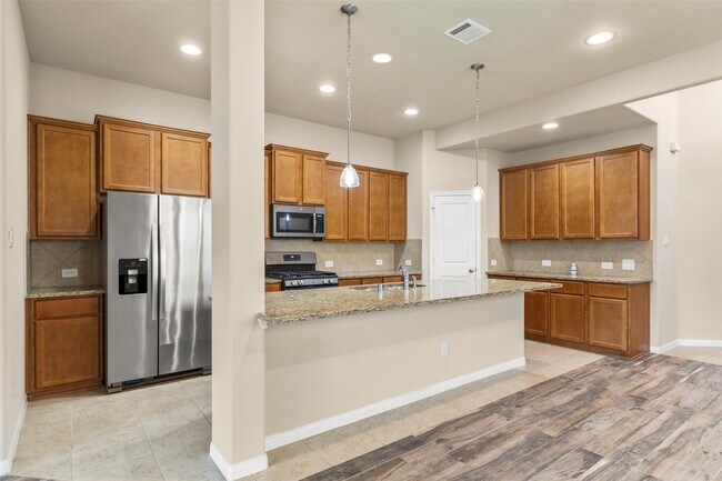 Building Photo - 15714 Highlands Cove Dr