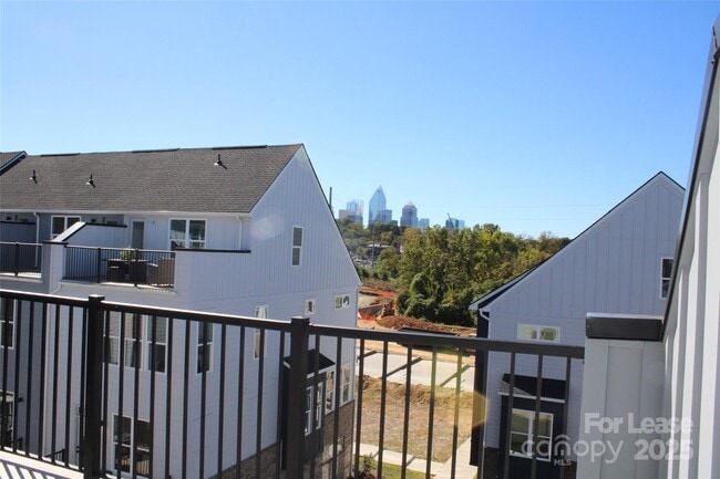 Building Photo - 1340 Hamilton St