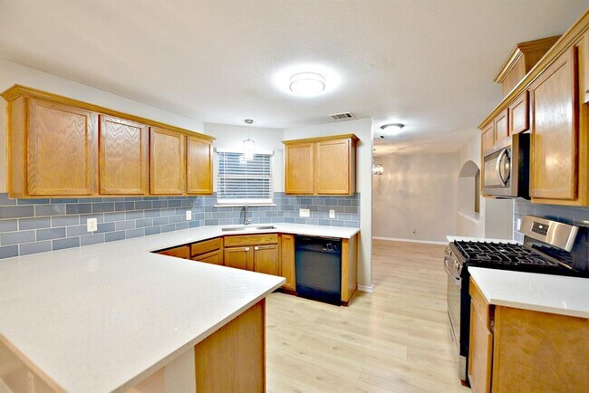 Building Photo - 610 Sparkling Brook Ln