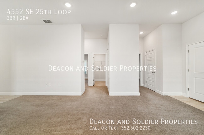 Building Photo - 4552 SE 25th Loop