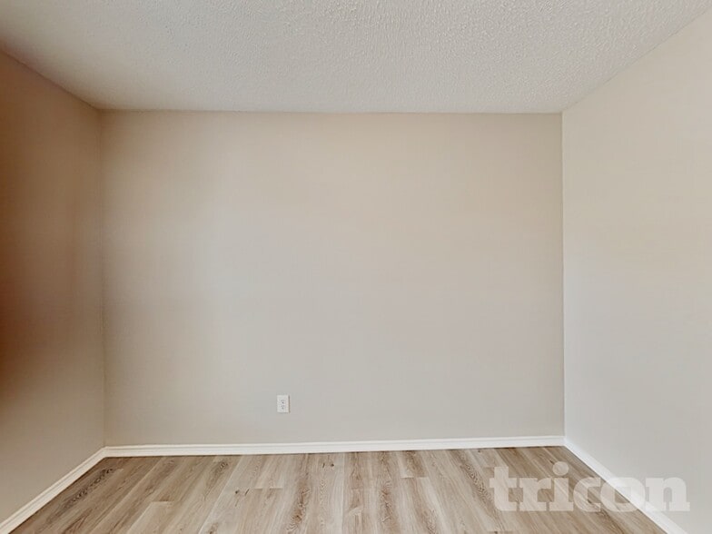 Building Photo - 1688 Wildrose Dr
