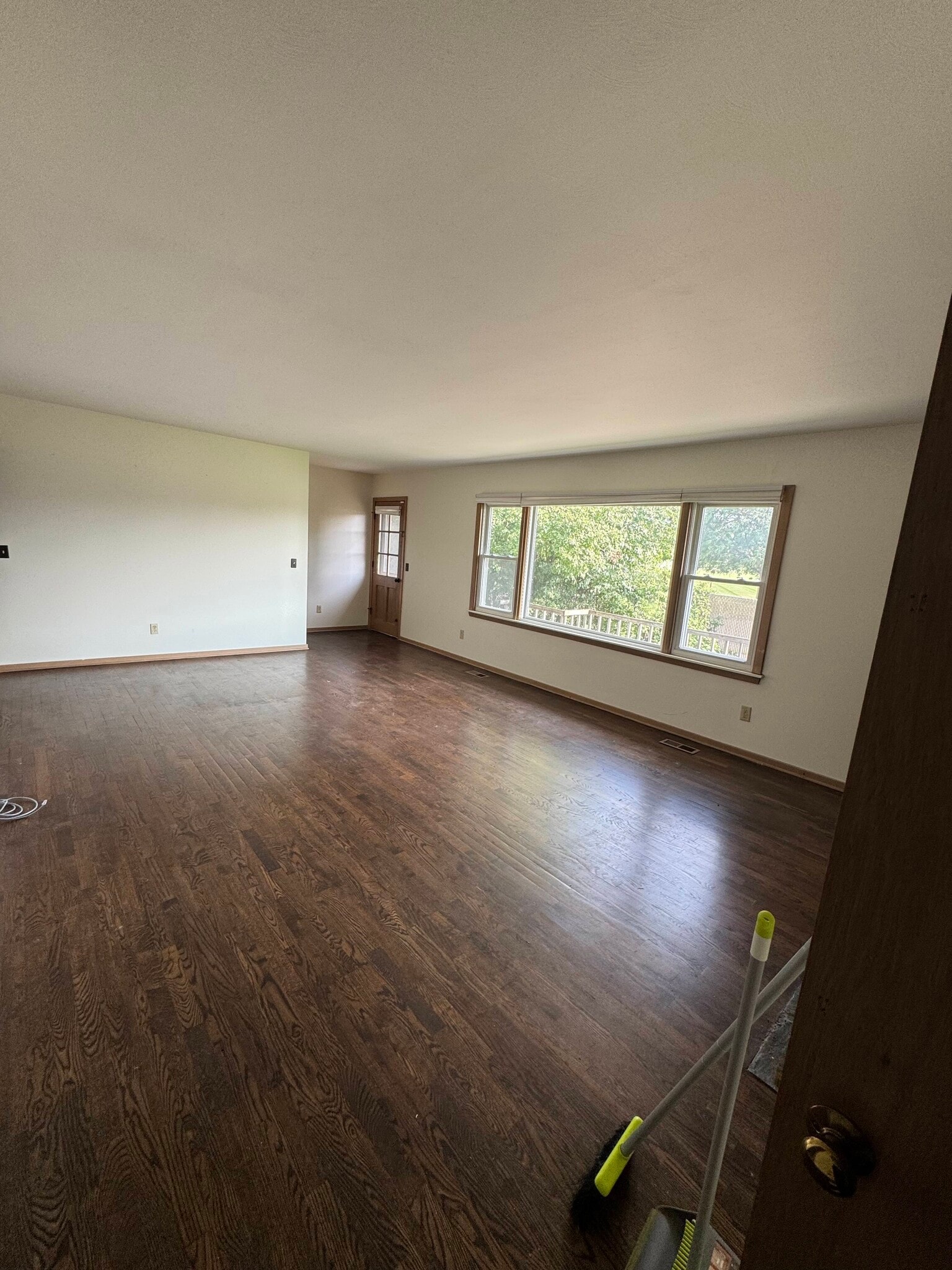 Living Room - 1500 Woodside Dr