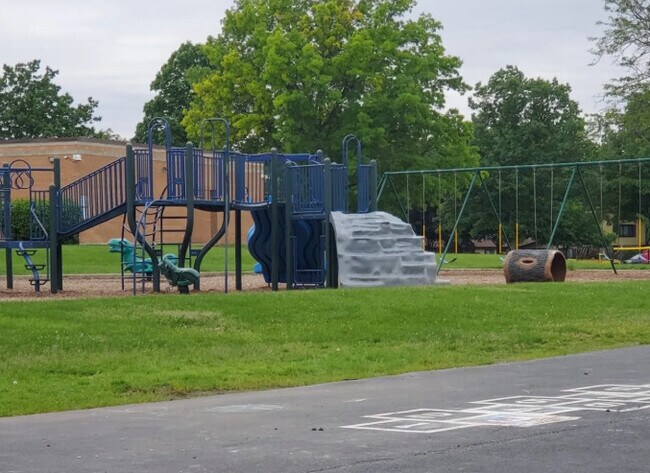 Building Photo - 1449 McClure Rd