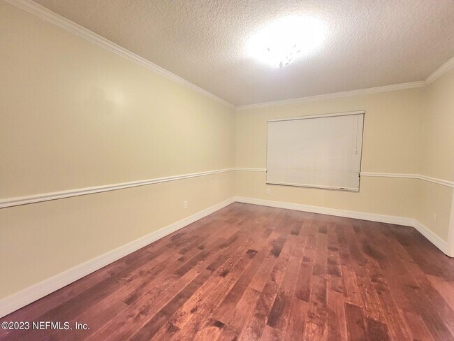 Building Photo - 11640 Wellington Way