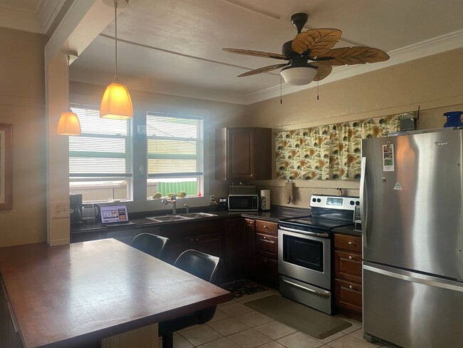 Building Photo - cozy home in Wailuku