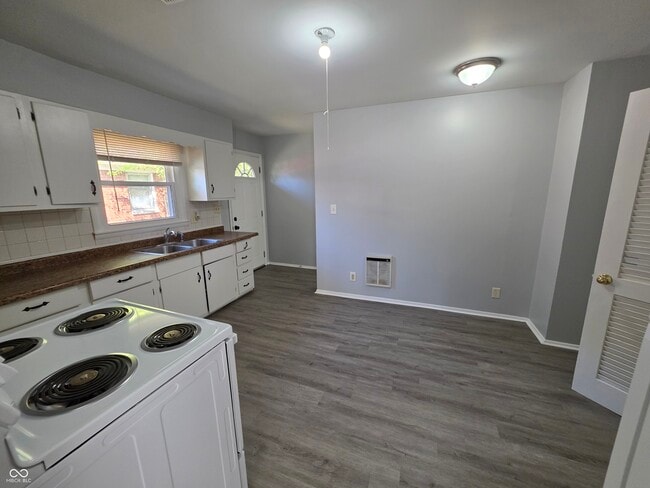 Building Photo - 6216 Eastridge Dr