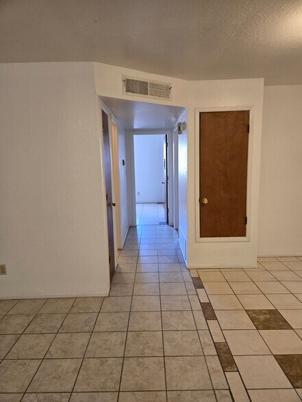 Building Photo - 5076 Inspiration Ln