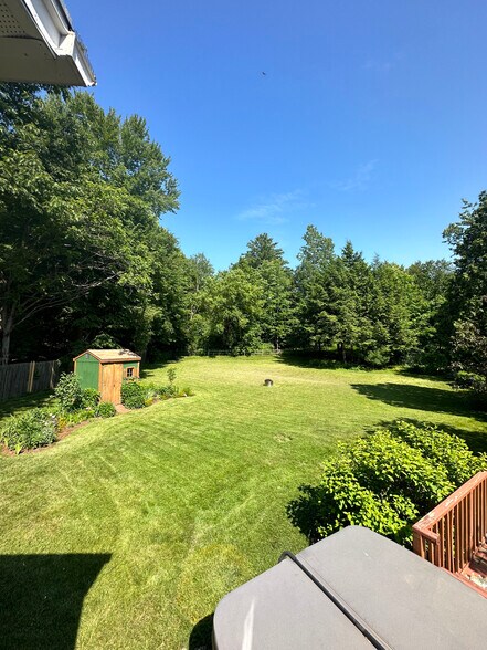 Large fenced in backyard - 7 Yandow Dr