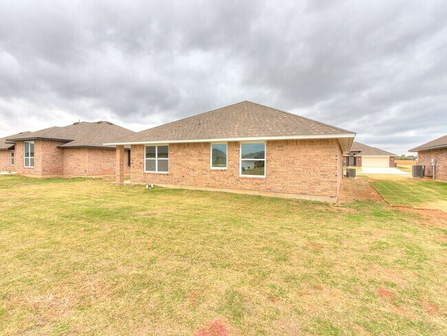 Building Photo - Beautiful New Home!