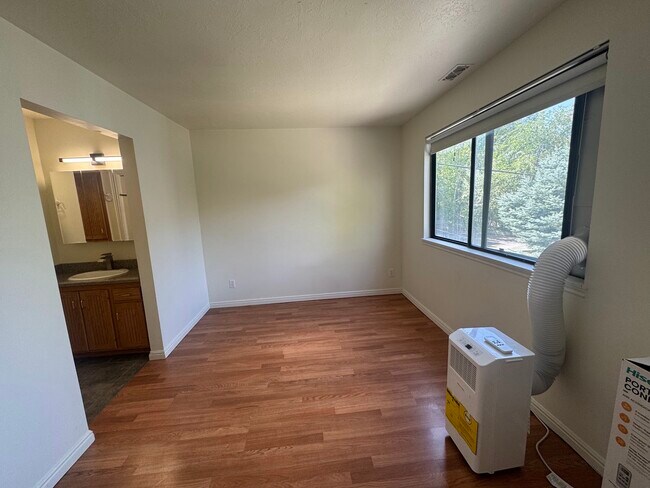 Building Photo - 480 North Wall Street-C101