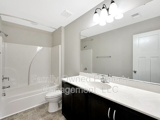 Building Photo - 206 Wathen Dr