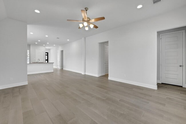 Building Photo - 15835 Bird of Paradise Dr