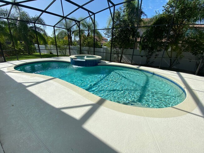 Building Photo - Exquisite 6-Bedroom Estate with Private Po...