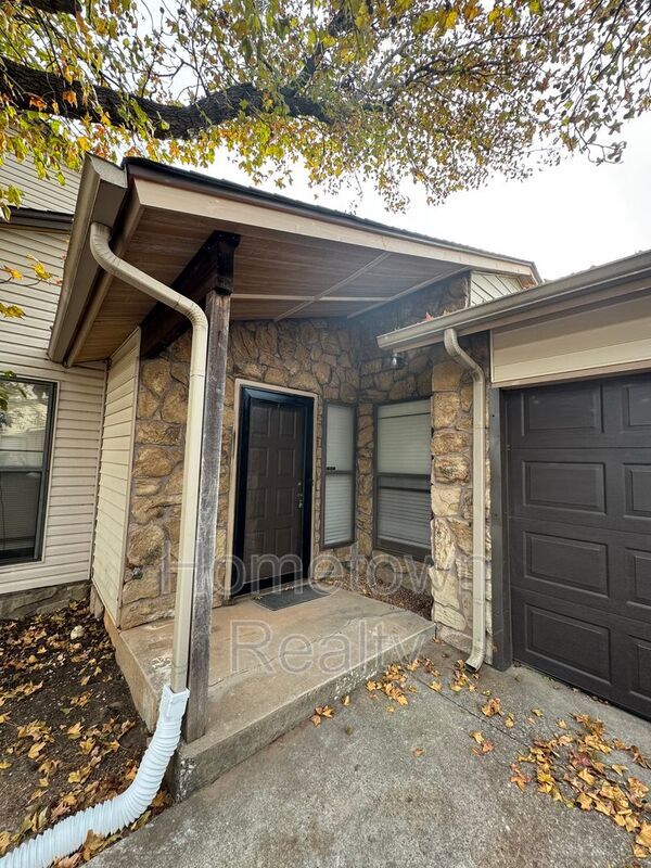 Building Photo - 922 NW 116th Court