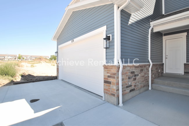 Building Photo - 674 S 85 E