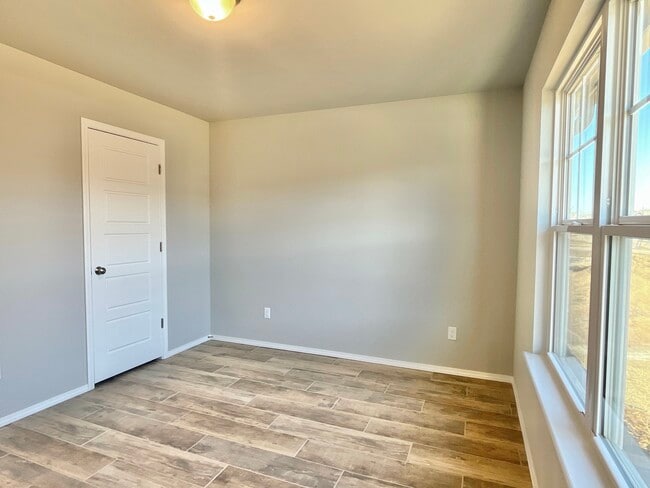 Building Photo - 1808 E. Van Buren PL.