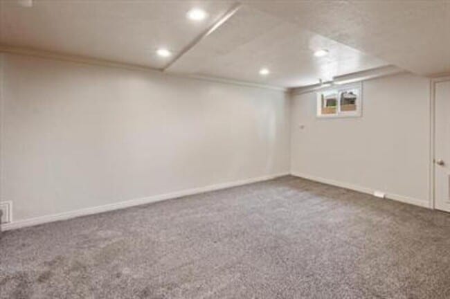 Building Photo - 1263 E Emerson Ave