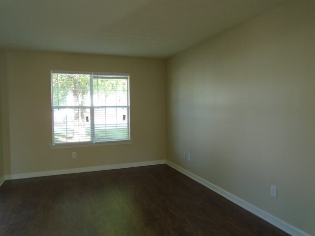 Building Photo - 705 Compton Ln