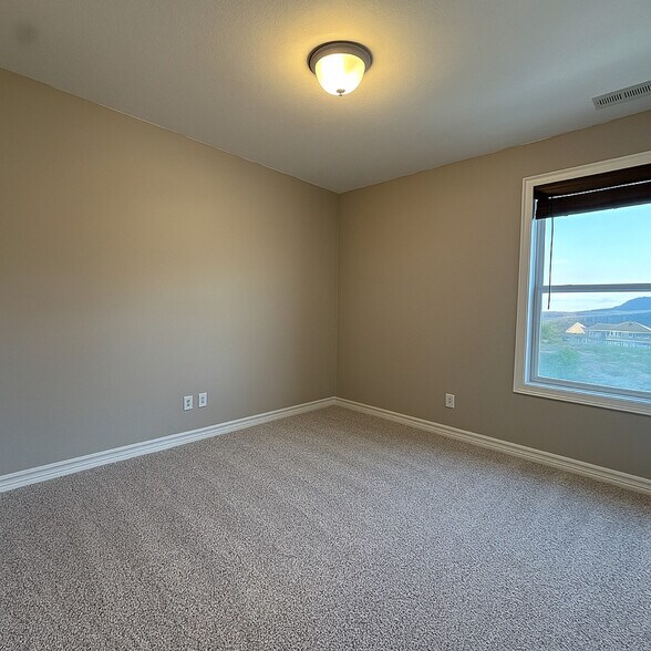 Building Photo - 159 Flowerfield Dr