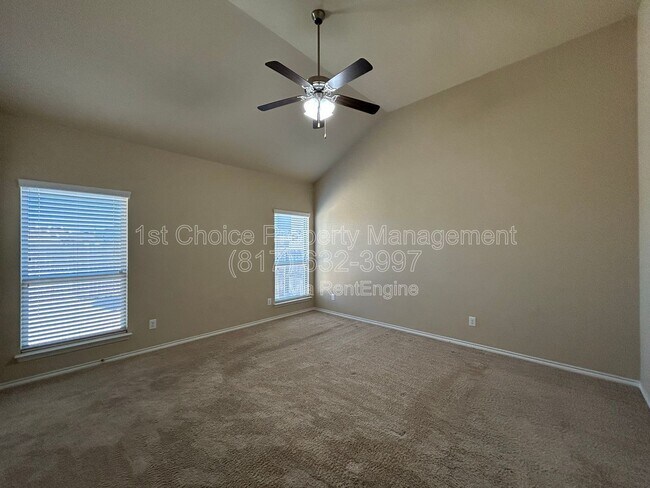 Building Photo - 15736 Barton Ridge Dr