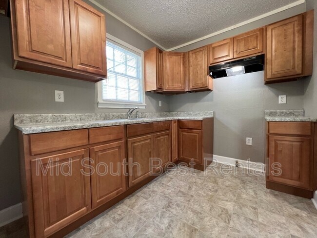 Building Photo - 2261 Alameda Cove