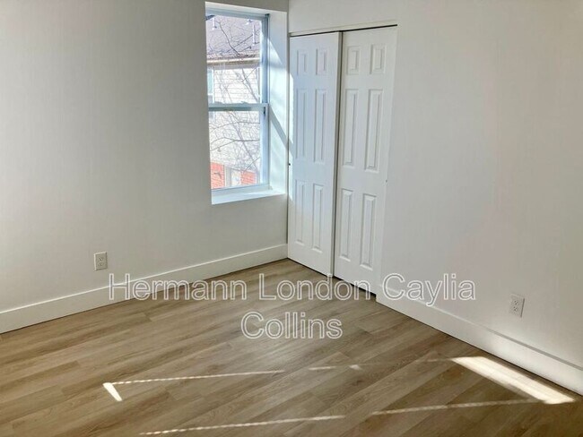 Building Photo - 5832-5834-5834 Etzel Ave