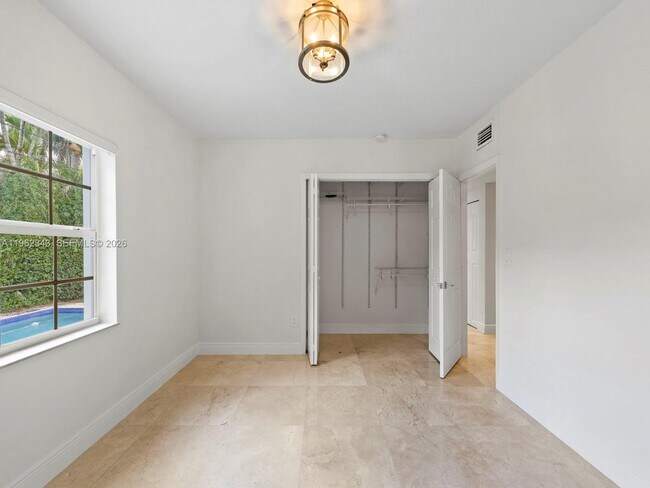 Building Photo - 5940 SW 47th St