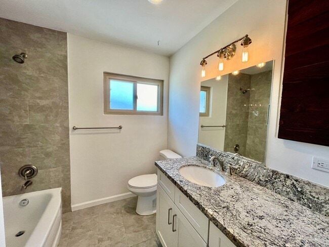 Building Photo - Beautiful 3B 2BA Home in Paradise Hills