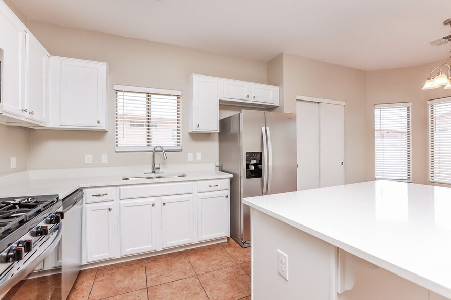Building Photo - 7769 S Delia Stone Ct