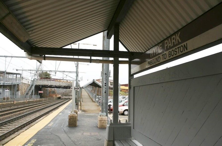 Building Photo - 978 Hyde Park Ave