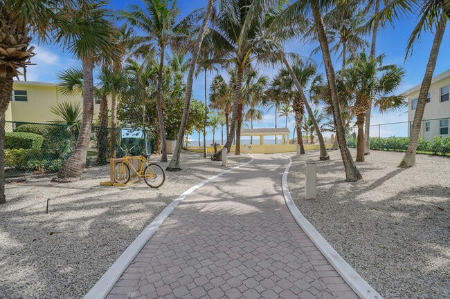 Building Photo - 1391 S Ocean Blvd