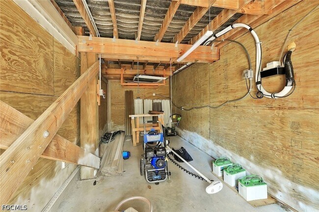 Building Photo - 2130 Sunset Cir