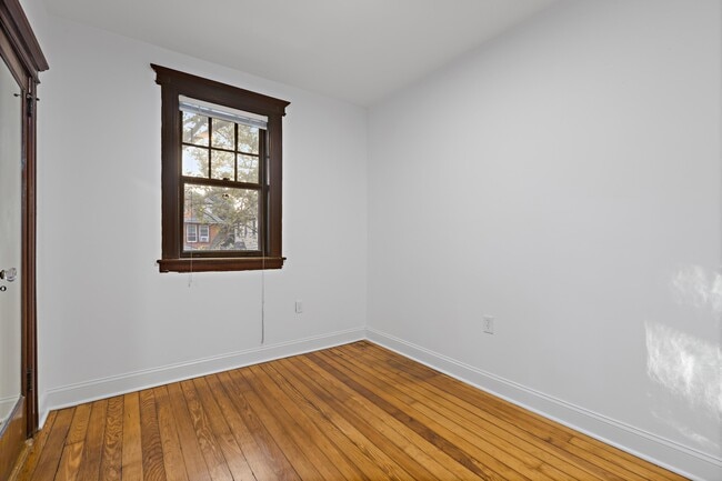Building Photo - 322 78th St