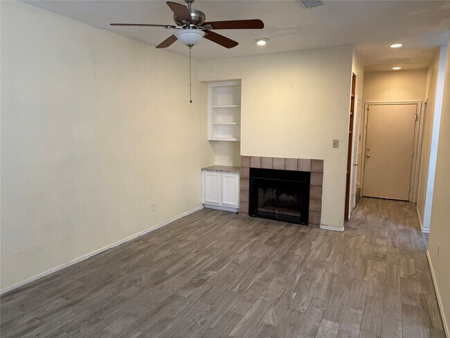 Building Photo - 1103 Dulles Ave