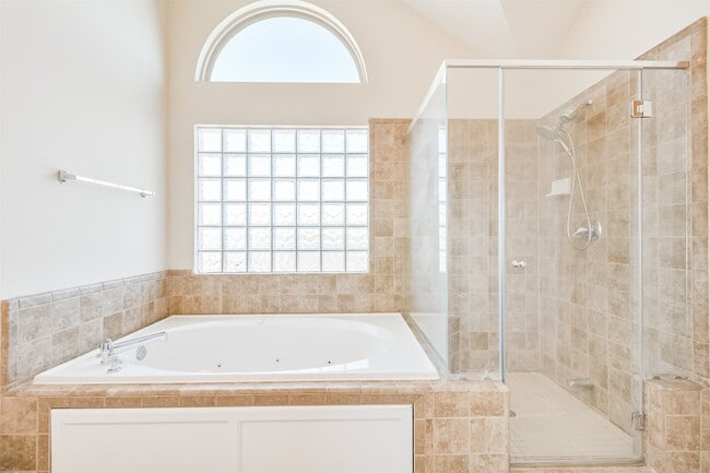 Building Photo - 11307 Main Holly Dr