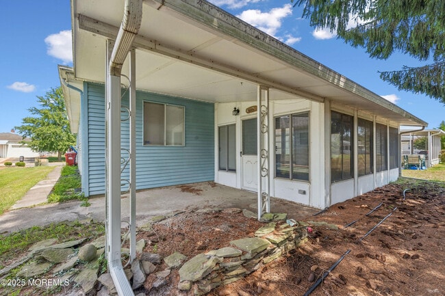 Building Photo - 202 Bonaire Dr