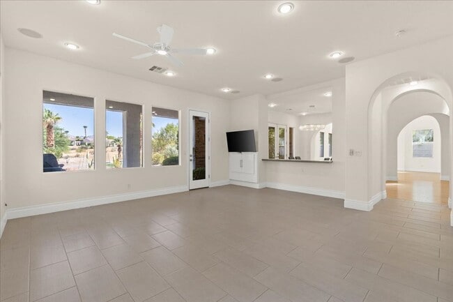 Building Photo - 3043 Red Springs Dr