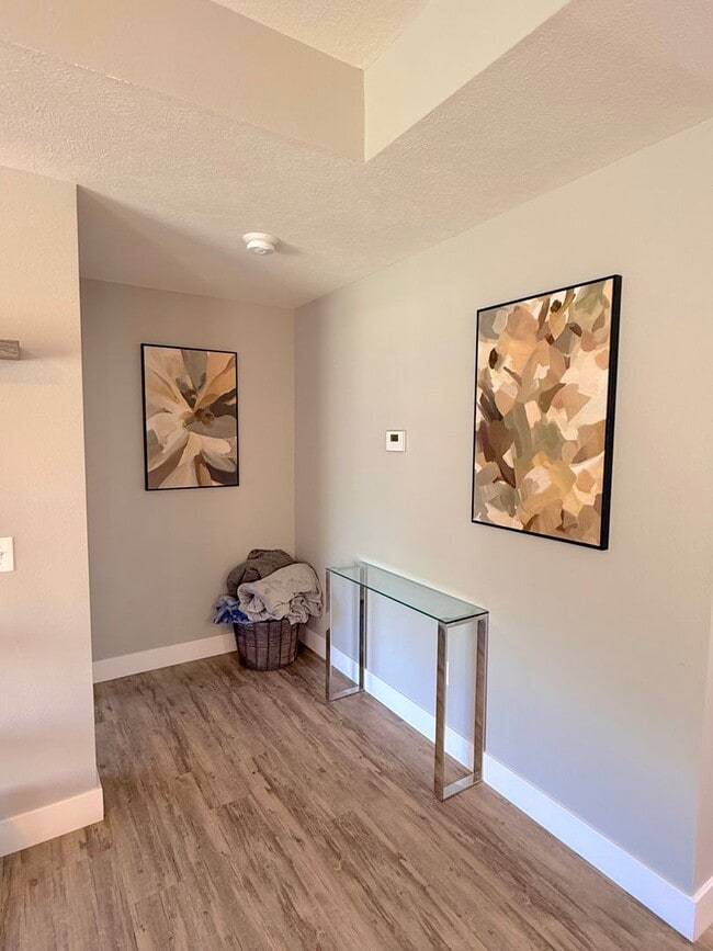 Building Photo - Fully Furnished 3 Bed / 2 Bath Home in Nixa